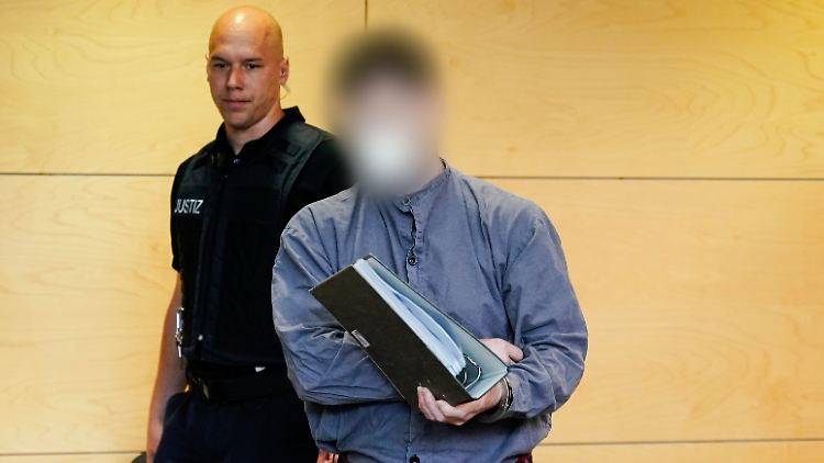 Andreas S. gilt in dem Prozess um den Mord an zwei Polizisten in Kusel als Hauptverdächtiger.