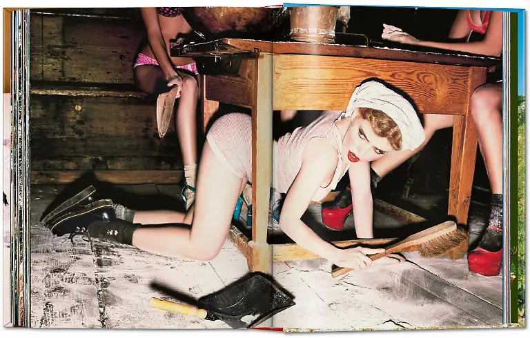 VON-UNWERTH-HEIMAT-FO-INT-OPEN001-428-429-02206