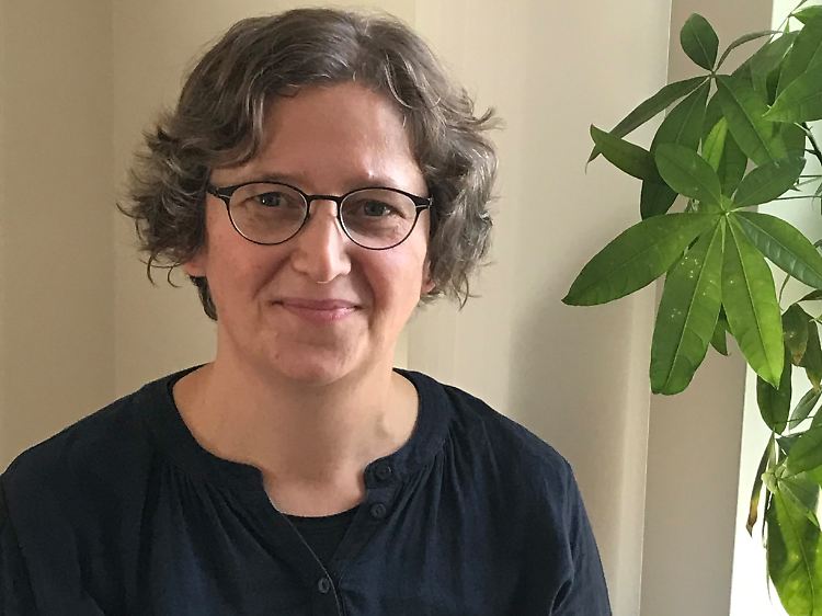 Oberärztin Dr. Britta Janßen, Psychiaterin und Psychotherapeutin am Vivantes-Klinik für Psychiatrie Kaulsdorf. Sie unterstützt Mütter mit Wochenbettdepressionen und anderen psychischen Erkrankungen.