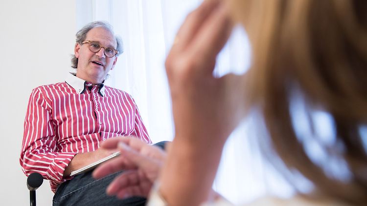 Eine Psychotherapie kann in vielen Lebenssituationen sinnvoll sein. Doch die Suche nach freien Therapieplätzen erfordert oft Geduld.