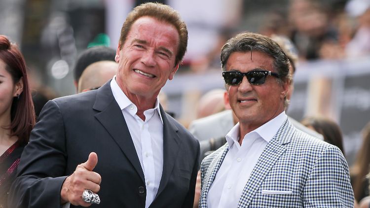 Aus Rivalen werden Freunde: Arnold Schwarzenegger und Sylvester Stallone.