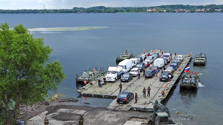 Bislang nutzten die Russen bei Cherson eine Fähre zur Überquerung des Dnipro. 