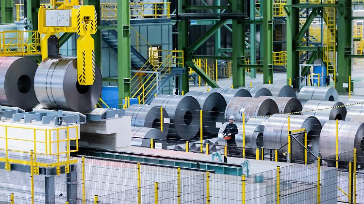 Die deutschen Industriebetriebe haben so viele Bestellungen wie nie.