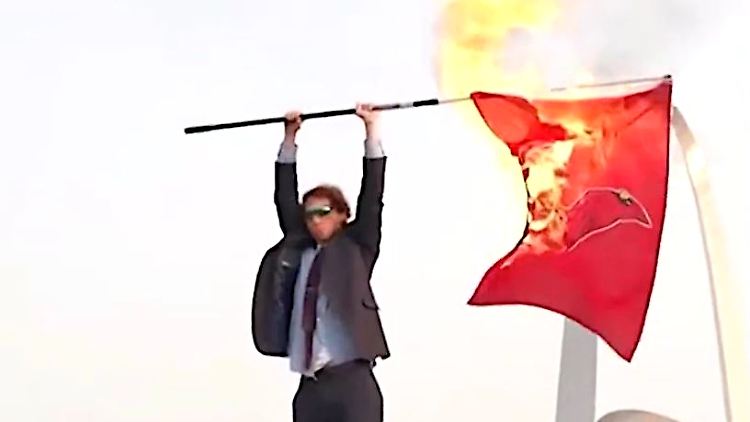 Birds arent real.JPG