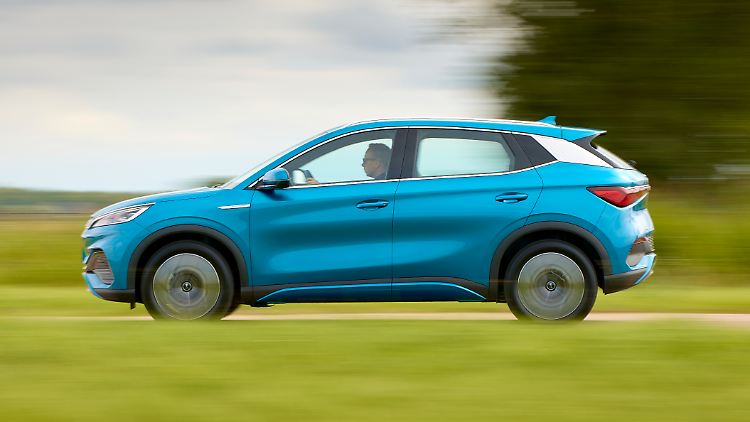 Erstes BYD-Serienfahrzeug in Deutschland: das kompakte Steilheckmodell Atto 3.