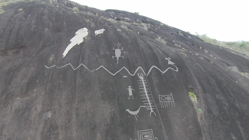 40-Meter-lang-Dieses-praehistorische-Felsbild-einer-Schlange-in-Suedamerika-ist-vermutlich-das-groesste-der-Welt