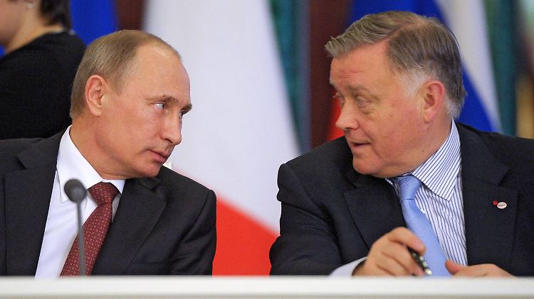 Wladimir Jakunin (r.) ist einer der ältesten Weggefährten des Kremlchefs Putin.