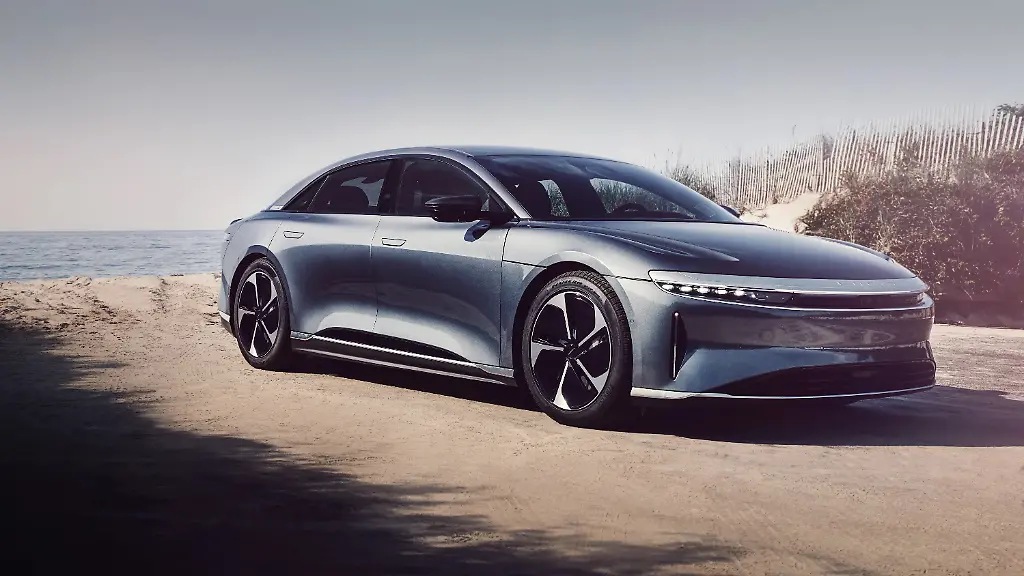 Lucid-Air-Pure-1