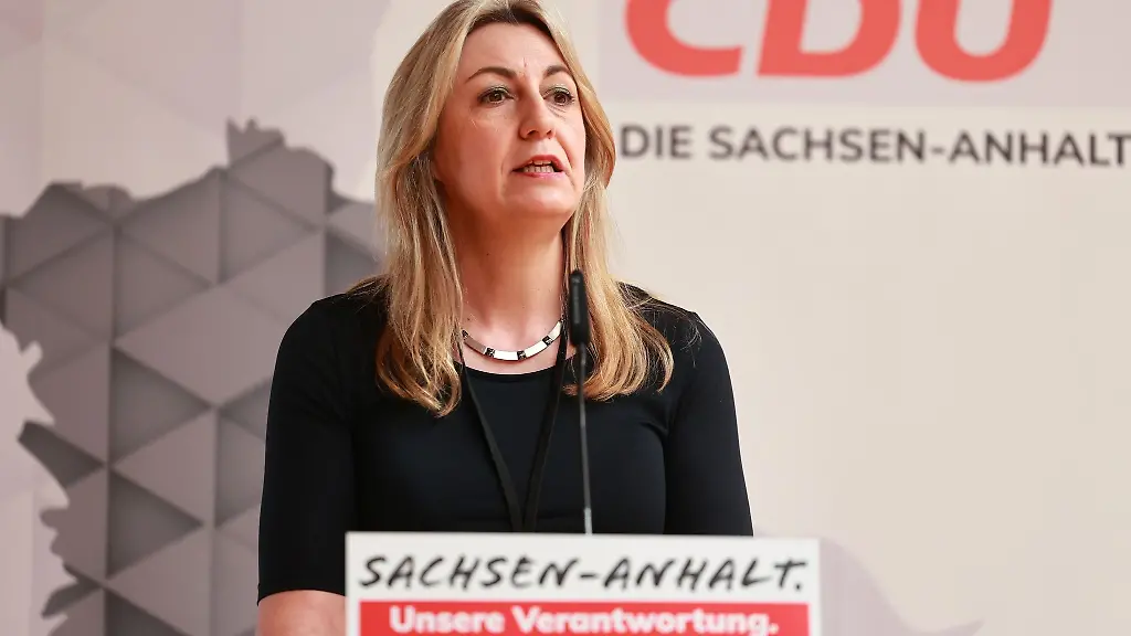 Politikwissenschaftlerin-Alexandra-Mehnert-spricht-bei-der-Landesvertreterversammlung-von-Sachsen-Anhalts-CDU