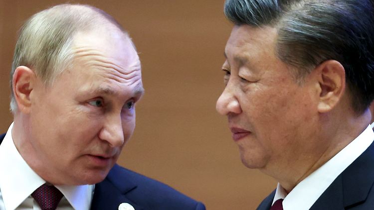Aufgrund der russischen Misserfolge und der Eskalation des Kriegs in der Ukraine ist das Verhältnis zwischen Wladimir Putin und Xi Jinping deutlich abgekühlt. 