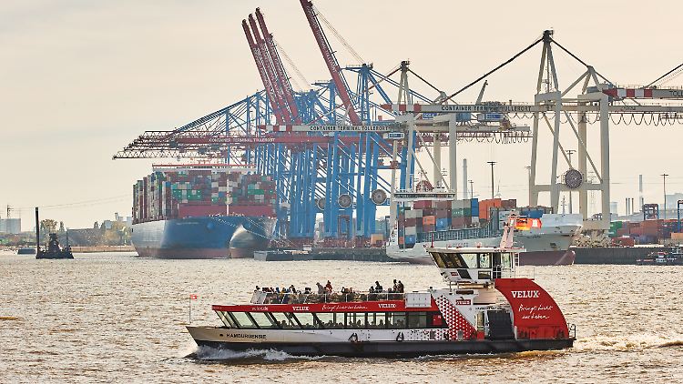"Es sind noch viele Fragen zu klären", sagt Kanzler Scholz über den möglichen chinesischen Einstieg im Hamburger Hafen.
