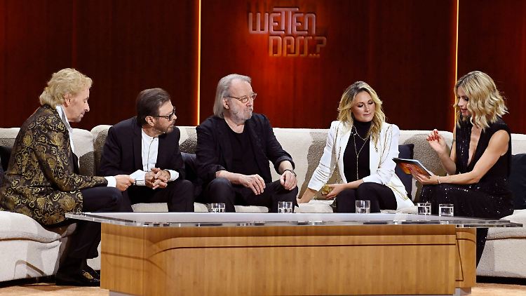 Ein typischer "Wetten, dass..?"-Moment im vergangenen November: Gottschalk mit Abba und Fischer auf der Couch.