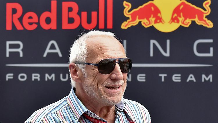 Der österreichische Milliardär und Red-Bull-Inhaber Dietrich Mateschitz hatte sich rund um den Energydrink Red Bull ein globales Imperium aufgebaut. Er galt als reichster Mann Österreichs.