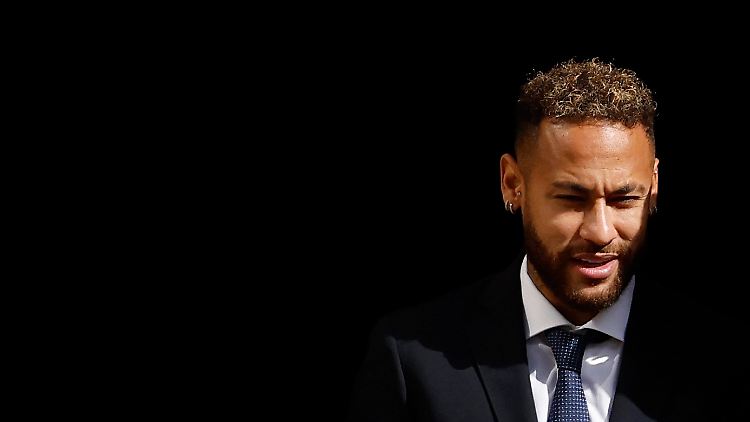Neymar musste in dieser Woche wegen Unregelmäßigkeiten bei seinem Wechsel nach Frankreich vor Gericht aussagen.