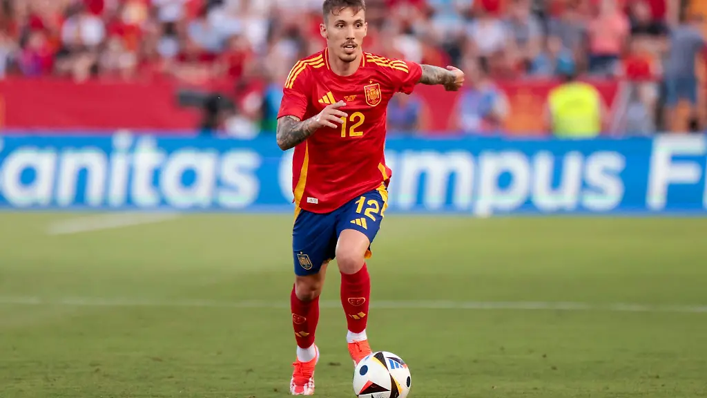 Spaniens-Alejandro-Grimaldo-am-Ball