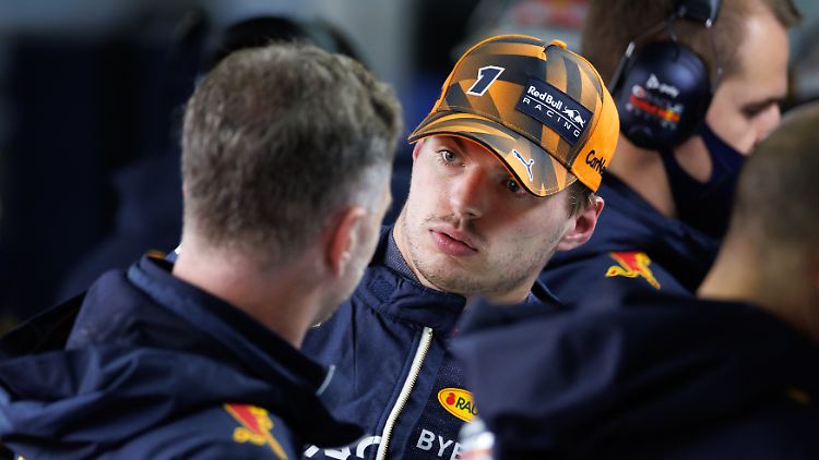 Seinen WM-Titel aus der Saison 2021 wird Max Verstappen wohl behalten dürfen - darüber hinaus aber scheinen viele Strafen für das Red-Bull-Team denkbar.