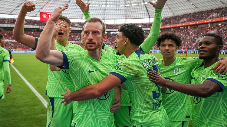 In Leverkusen bejubelten die VfL-Profis zwar eine Führung, spielten letztlich jedoch Unentschieden.