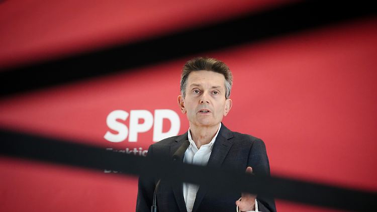 Fordert eine "Balance" zwischen Kiews Selbstverteidigungsrecht und Diplomatie: SPD-Fraktionschef Mützenich.