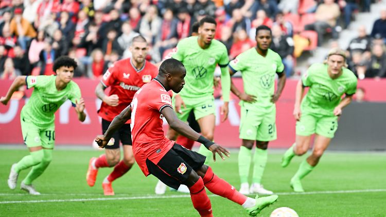Moussa Diaby verschoss einen Elfmeter, den es nicht hätte geben müssen.