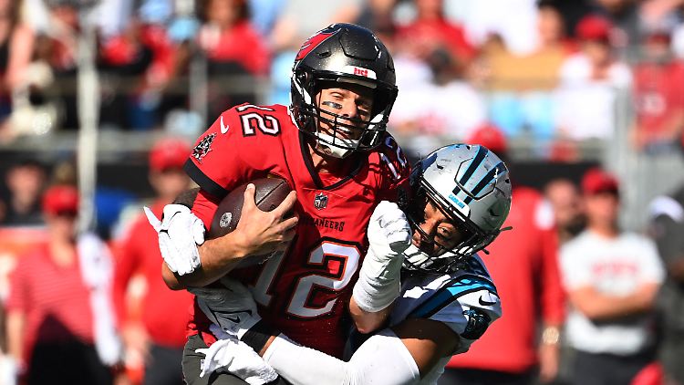 Tom Brady und seinen "Bucs" gelang gegen Carolina kein Touchdown.