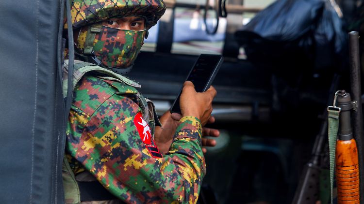 2021-05-14T000000Z_448314214_RC2PFN92QA3A_RTRMADP_3_MYANMAR-POLITICS.JPG