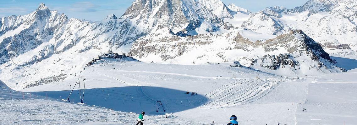 Zermatt ist eines der größten und höchstgelegenen Skigebiete der Alpen - Matterhorn-Blick inklusive.