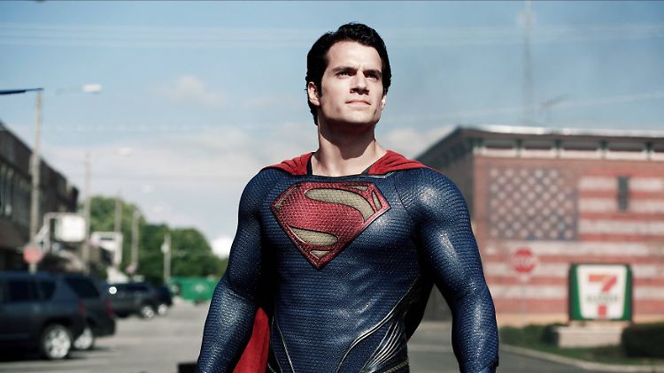 Ein neues Abenteuer wartet auf Superman: Ob Cavill zehn Jahre später noch in sein Kostüm passt? 