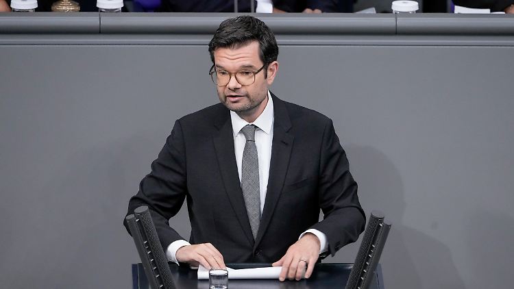 Buschmann will mit dem Entwurf Vorbehalte gegen das "Quick-Freeze-Verfahren" aus dem Weg räumen.