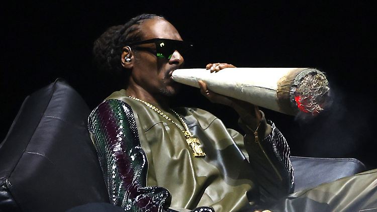 Sieht so der perfekte Joint für ihn aus? Vielleicht: Snoop Dogg.