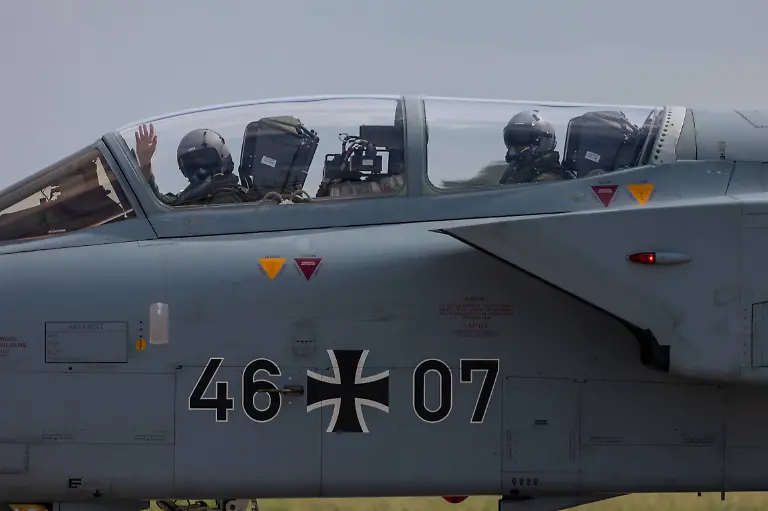 90d0ac716ed7d37bfeec68dfe193b927