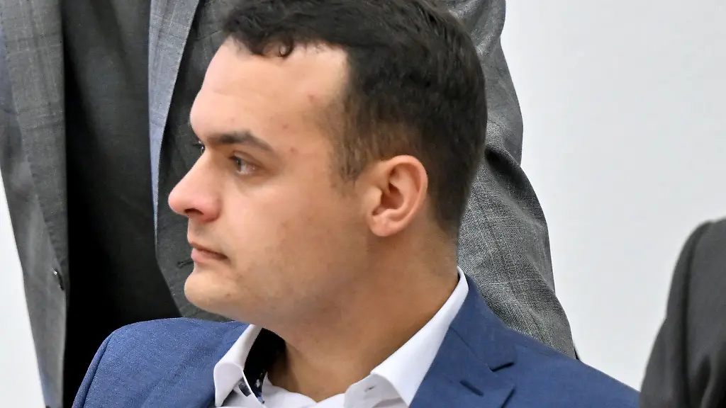 Der-Landtagsabgeordnete-Franz-Schmid-nimmt-an-einer-Sitzung-der-AfD-Landtagsfraktion-teil