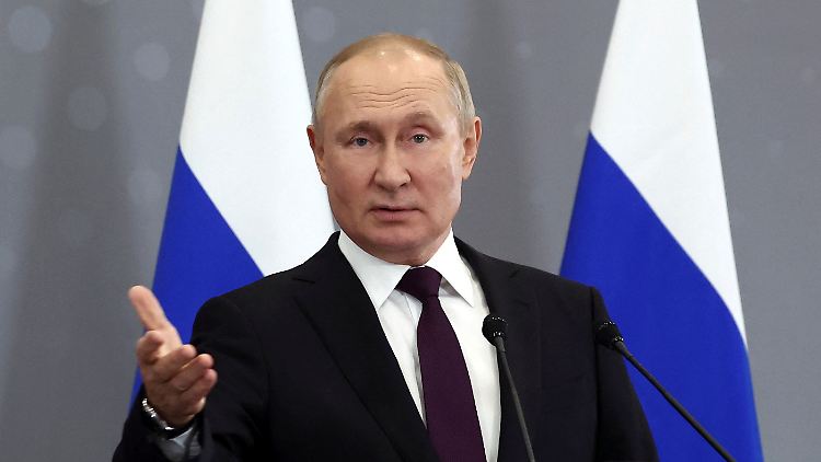 Putin wiederholt auch die Behauptung, die Ukraine würde nach einer Atombombe streben.