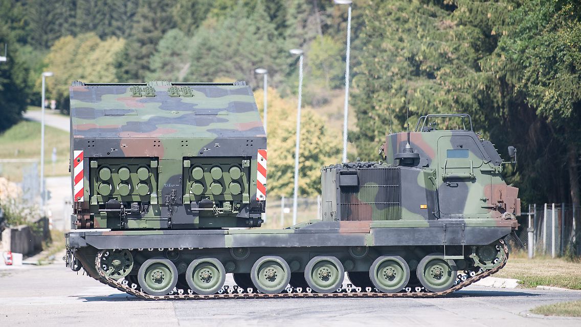 MARS-II-Mehrfachraketenwerfer wiegen mit Munition an Bord etwa 26 Tonnen.