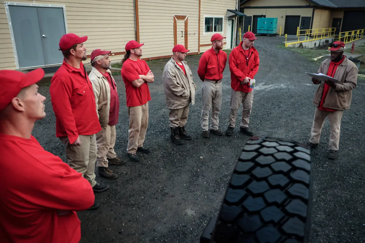 2024-06-06T100210Z-545176591-RC2FG3AZHYJV-RTRMADP-3-USA-PRISONS-FIREFIGHTERS