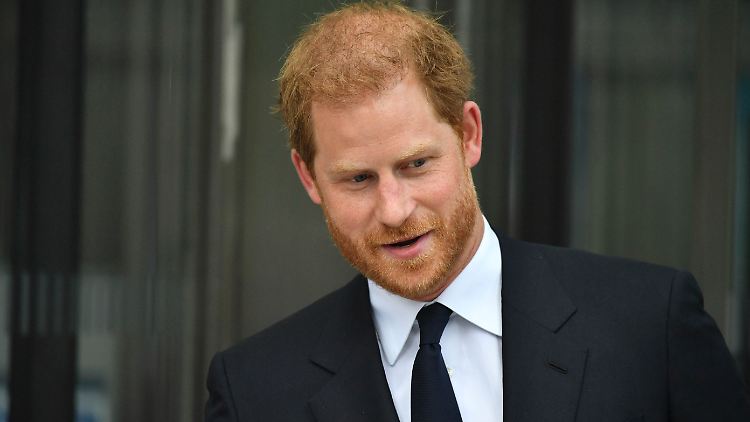 Angeblich will er sein Buch doch noch entschärfen: Prinz Harry.