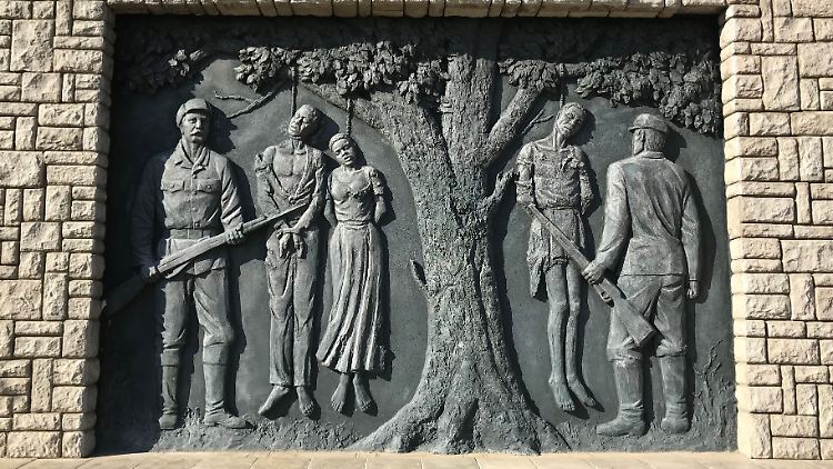 Ein Denkmal erinnert im Zentrum der namibischen Hauptstadt Windhuk an den von deutschen Kolonialtruppen begangenen Völkermord an den Herero und Nama zwischen 1904 und 1908.