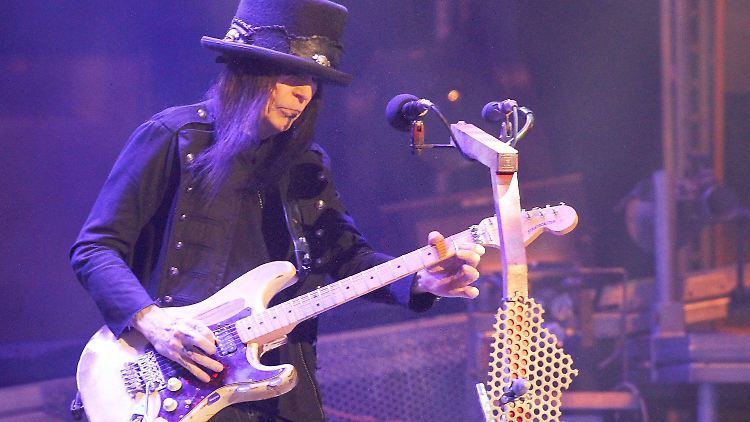 Mötley Crüe will 2023 auf Welttournee gehen: Gitarrist Mick Mars wird nicht auf der Bühne stehen. 