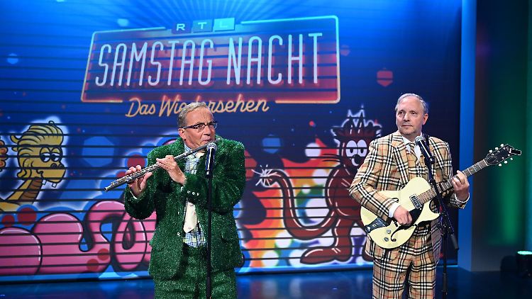 Auch Wigald Boning (l.) und Olli Dittrich (r.) alias "Die Doofen" waren bei "RTL Samstag Nacht – Das Wiedersehen" mit von der Partie.