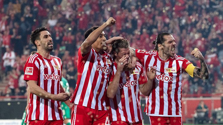 Union Berlin feiert einfach immer weiter. 