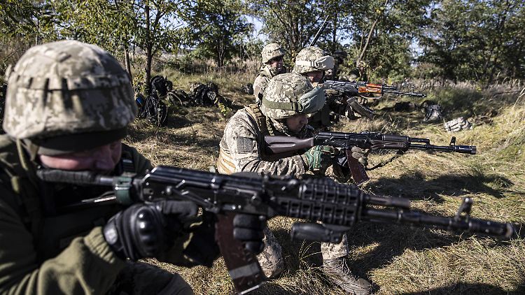 Statt nur in der Ukraine landen zahlreiche Waffen in den Händen Krimineller in Europa. 