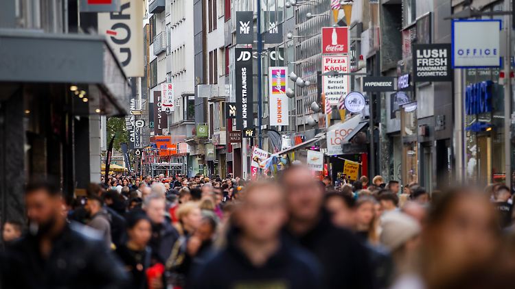 Derzeit besonders stark betroffen ist der Einzelhandel mit 11,6 Prozent Unternehmen mit Existenzangst.