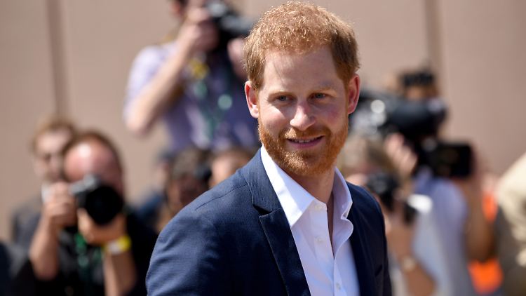 Was auch immer drinstehen wird - ein Erfolg ist sein Buch jetzt schon: Prinz Harry.
