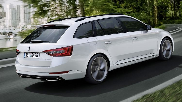 Der Skoda Superb punktet mit großem Platzangebot.
