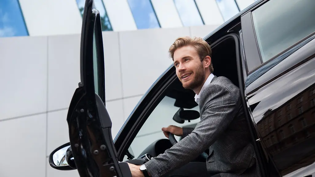 Happy-Hours-Denn-mit-ein-wenig-Suche-und-Flexibilitaet-lassen-sich-manche-Fahrten-per-Mietwagen-sehr-billig-bis-umsonst-unternehmen