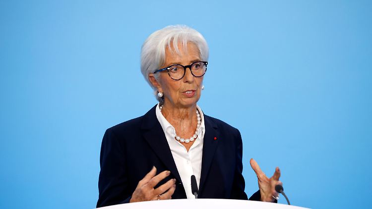 "Wir werden in Zukunft weitere Zinserhöhungen vornehmen", erklärte EZB-Präsidentin Lagarde in einem Interview.