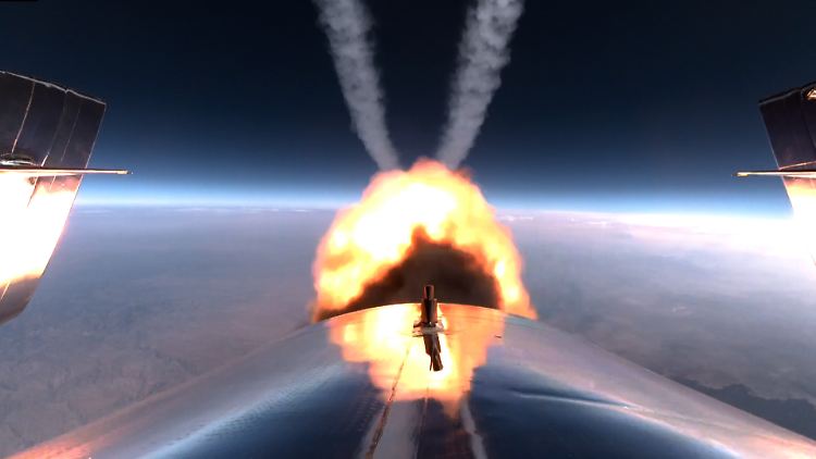 Verbrennung des VSS-Unity-Raketenmotors des Raumschiffs "Unity 22" im Juli 2021, Foto veröffentlicht von Virgin Galactic. 