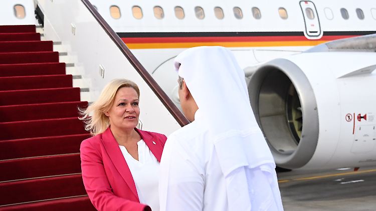 Bewegt sich auf internationalem Parkett: Bundesinnenministerin Faeser in Katar.