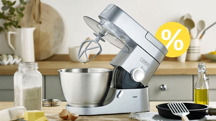 Starkes Angebot bei Saturn vor Black Friday: Kenwood-Küchenmaschine mit viel Zubehör für 222 Euro. Darum lohnt sich der Deal.