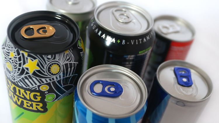 In Energydrinks steckt viel Zucker, mit dem auch der bittere Geschmack des Koffeins überdeckt werden soll.