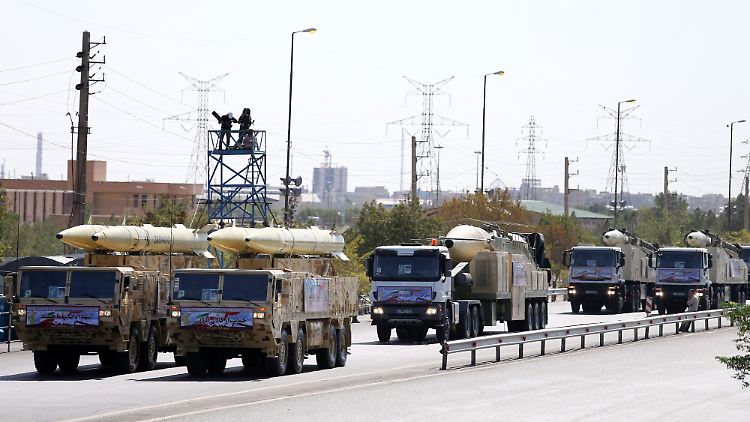 Militärparade in Teheran. "Das Regime ist an der Ermordung unschuldiger Ukrainer beteiligt", sagt Kirby.